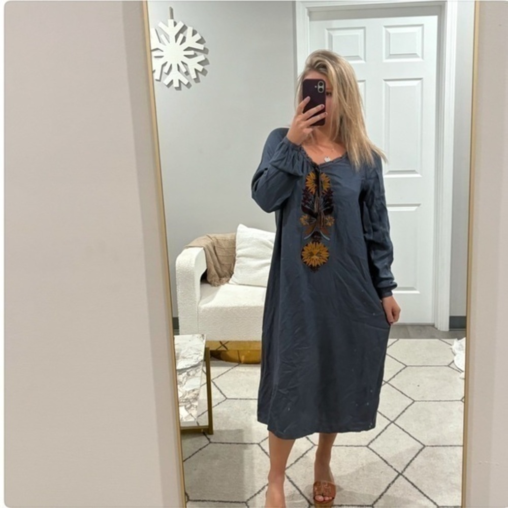 Antik Batik Dress Midi Embroidered in Navy Gold